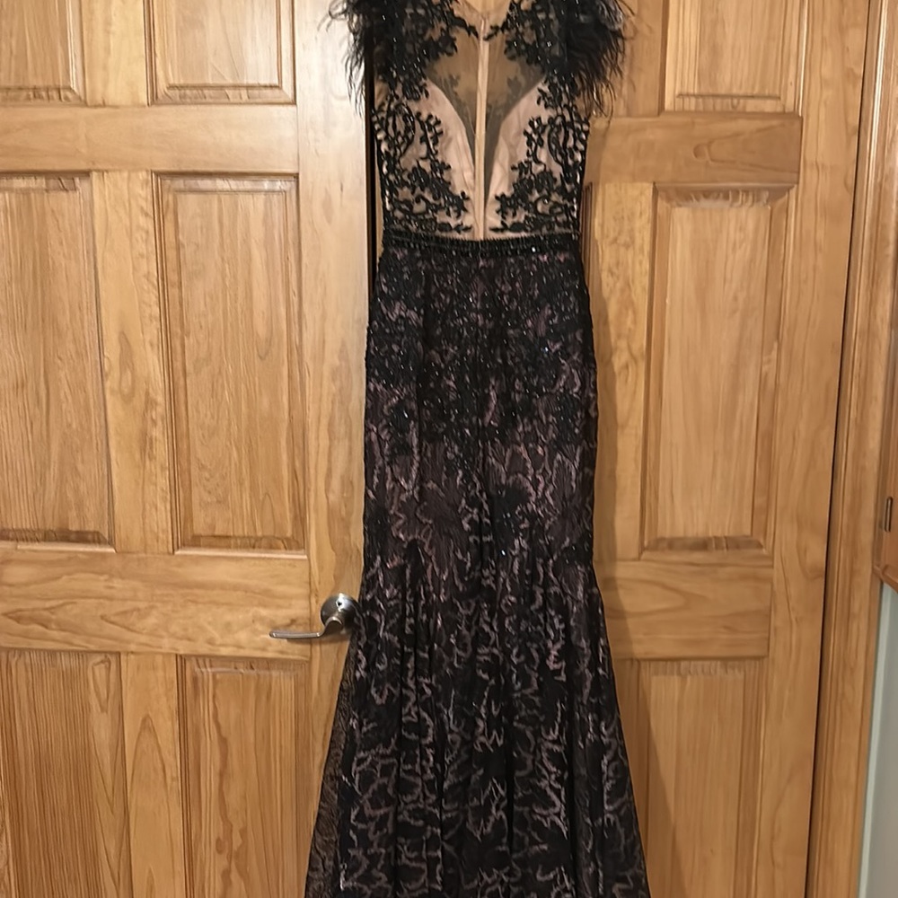Mac Duggal evening gown size 2 - Picture 3 of 5